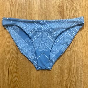 Skatie bottoms size small